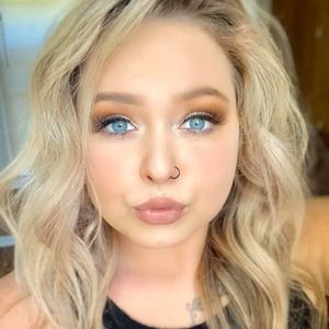 Meet your Posher, Maddie